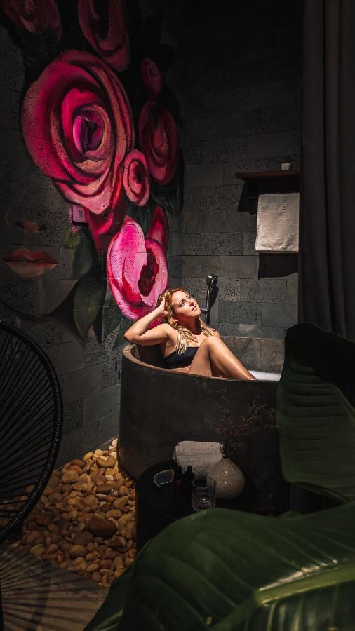 Khách sạn Deja Vu House